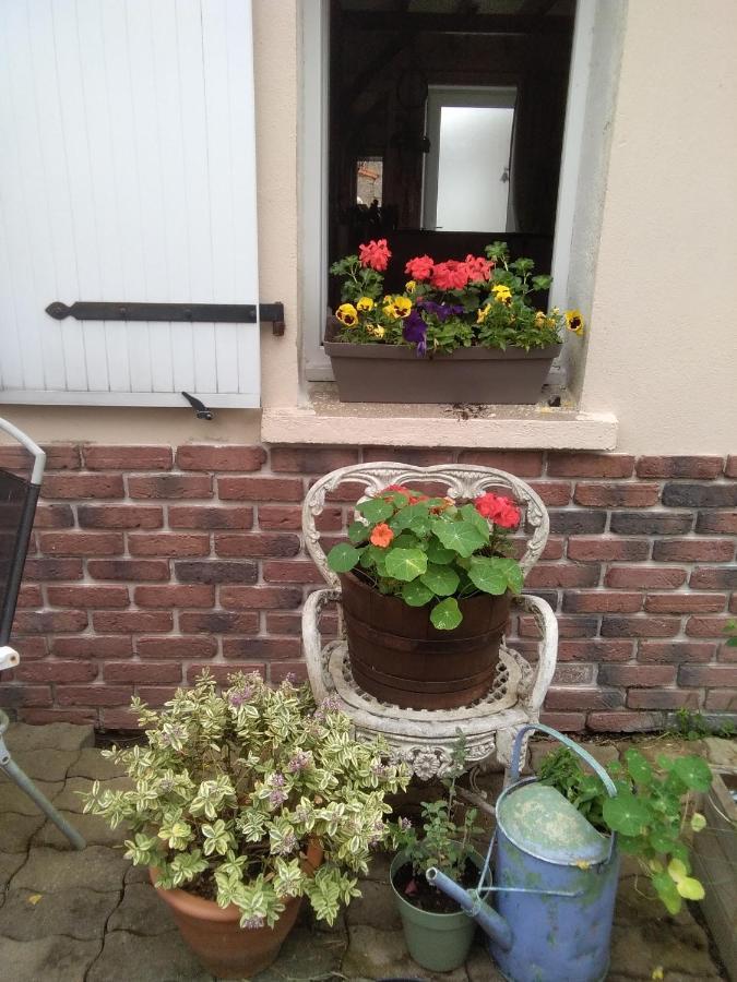 Les Tournesols Bed and Breakfast La Bernardiere Buitenkant foto